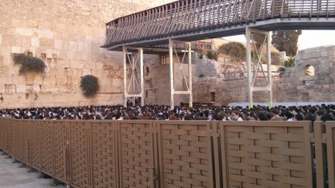Thousands of Women Praying